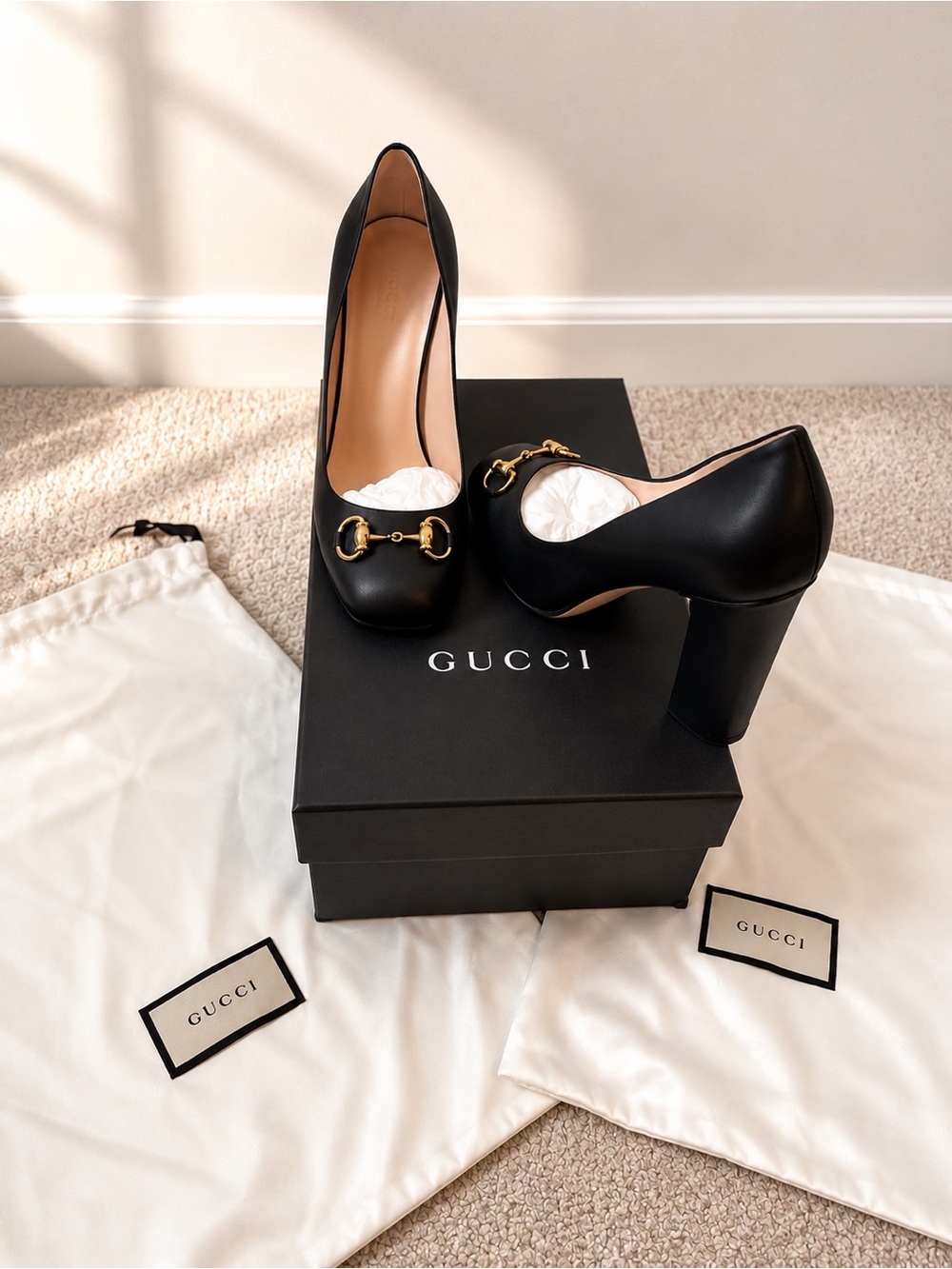 Gucci Black Leather Pumps with Silver Horsebit Detail
